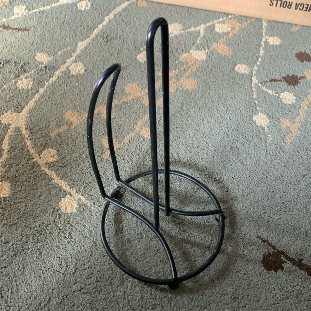Paper towel holder